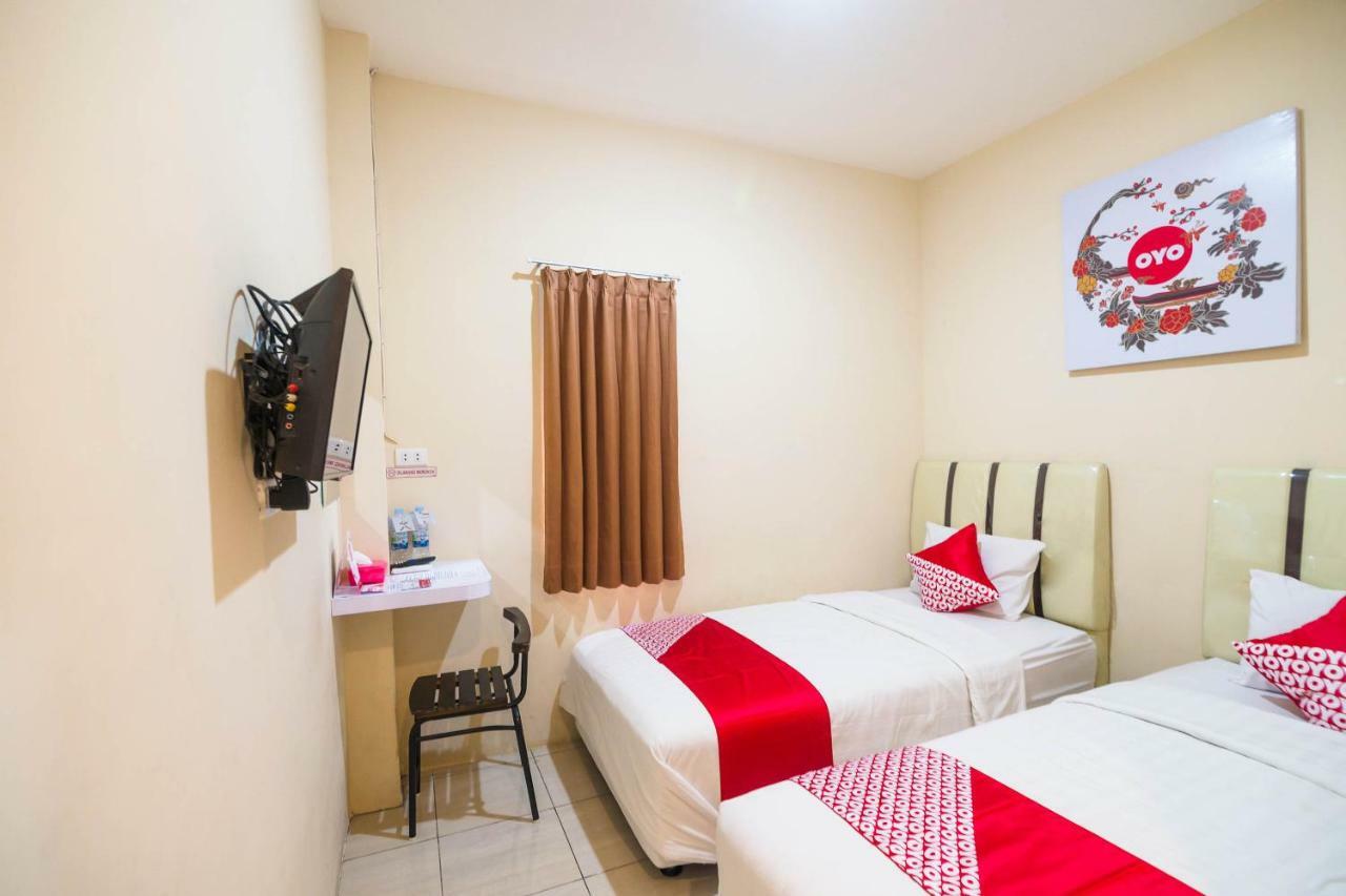 Sentosa Guest House Pontianak Exterior foto