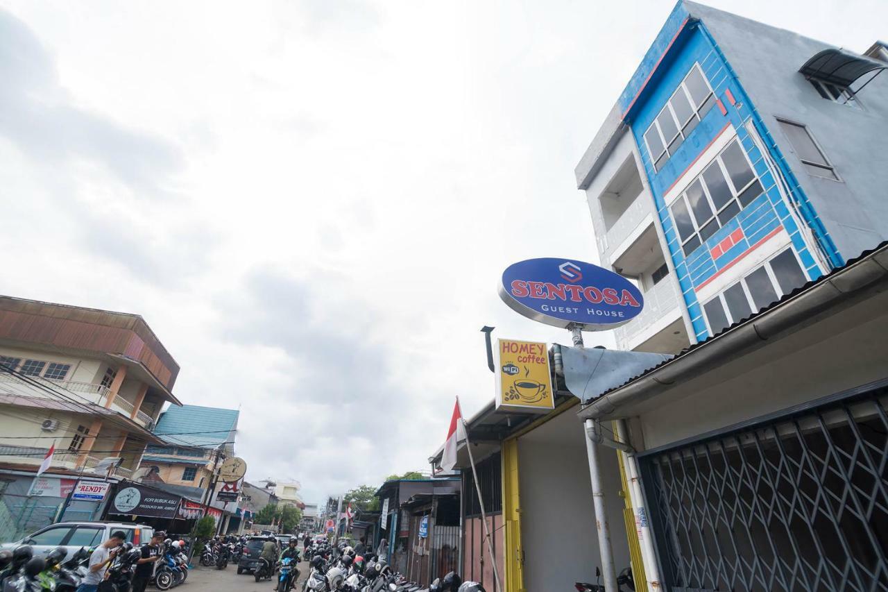 Sentosa Guest House Pontianak Exterior foto